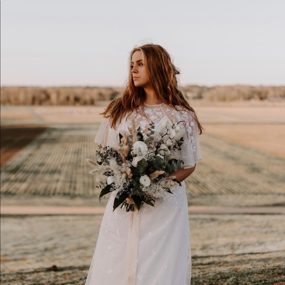 COPY - ASOS EDITION Mia embroidered flutter sleeve - Picture 11 of 11